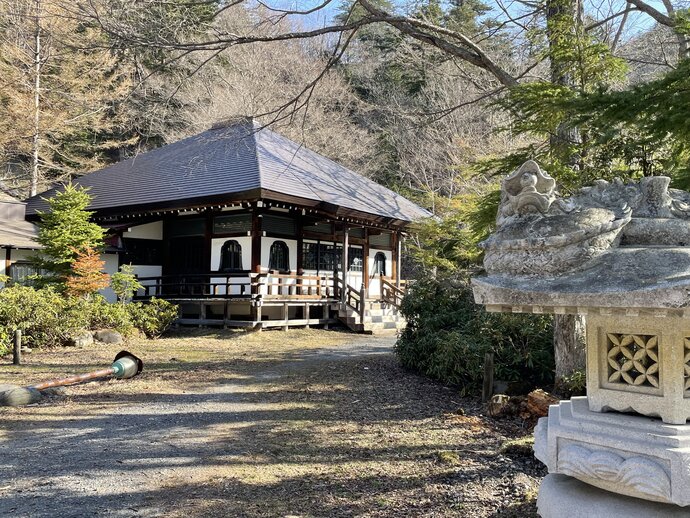 【観光情報】御利益ある温泉寺へお参りください